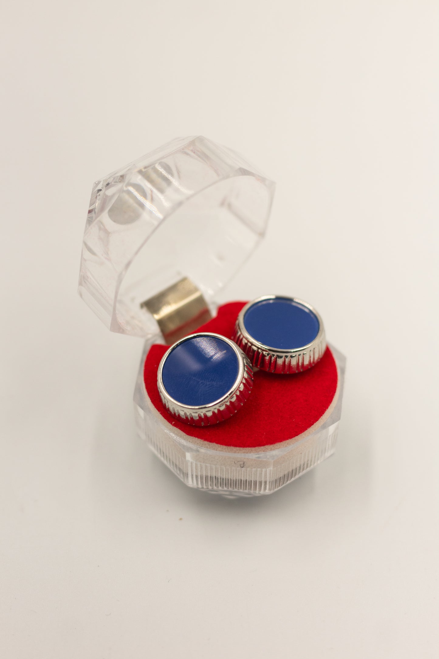 Mancuernilla Plateada con interno azul liso - MAN - 011
